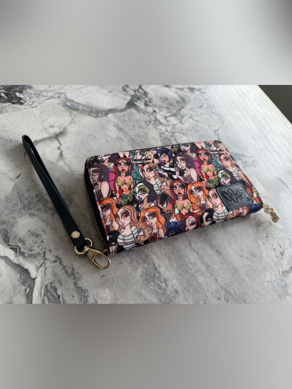 New/Never Worn ~ LA Artist Sand Oner “Collage” Wristlet
